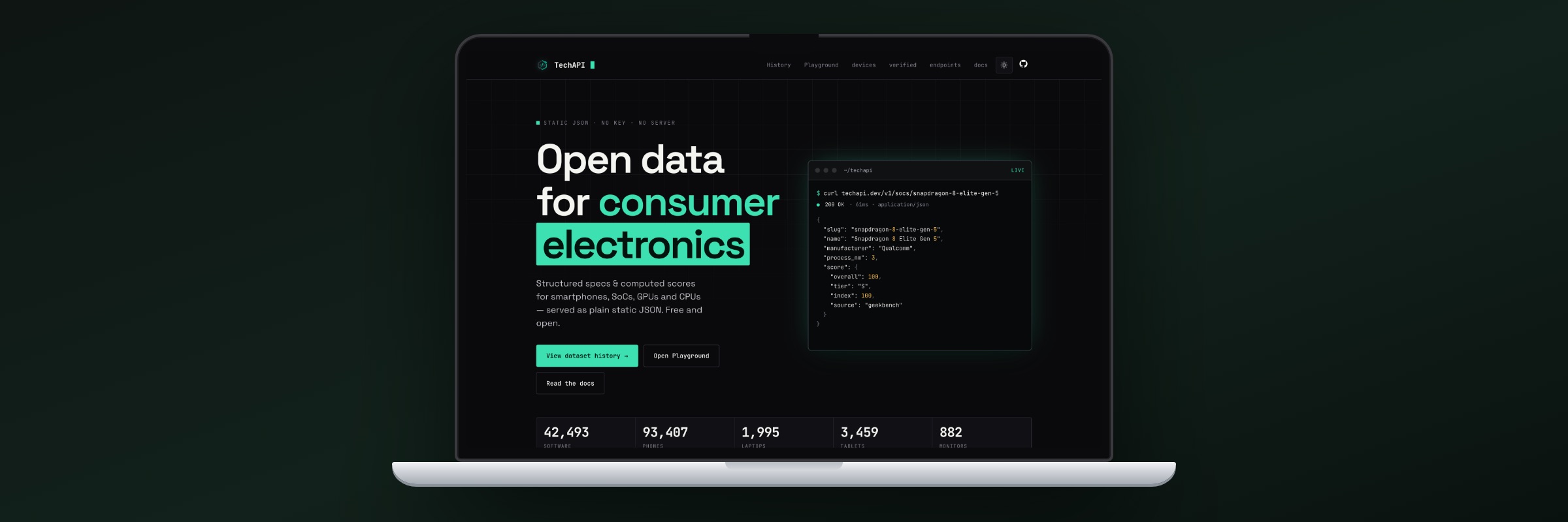 TechAPI 웹과 API 응답을 보여주는 노트북 목업